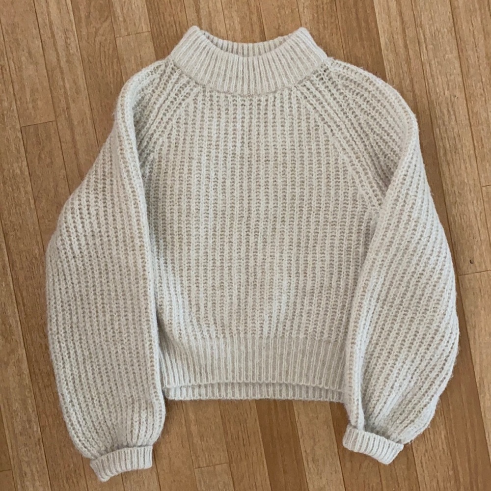 Universal Thread women’s cropped sweater size S